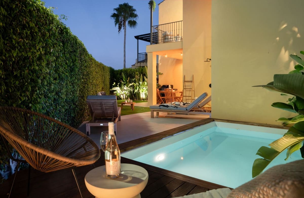 Casa de 4 habitaciones en San Pedro de Alcantara en venta con piscina garaje - 1.595.000 € (Ref: 9509628)