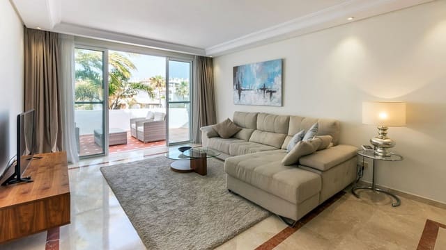 3 soverom Penthouse til salgs i Puerto Banus, Marbella med svømmebasseng - € 2 100 000 (Ref: 9509630)