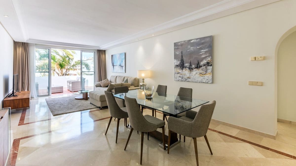 3 soverom Penthouse til salgs i Puerto Banus med svømmebasseng - € 2 100 000 (Ref: 9509630)