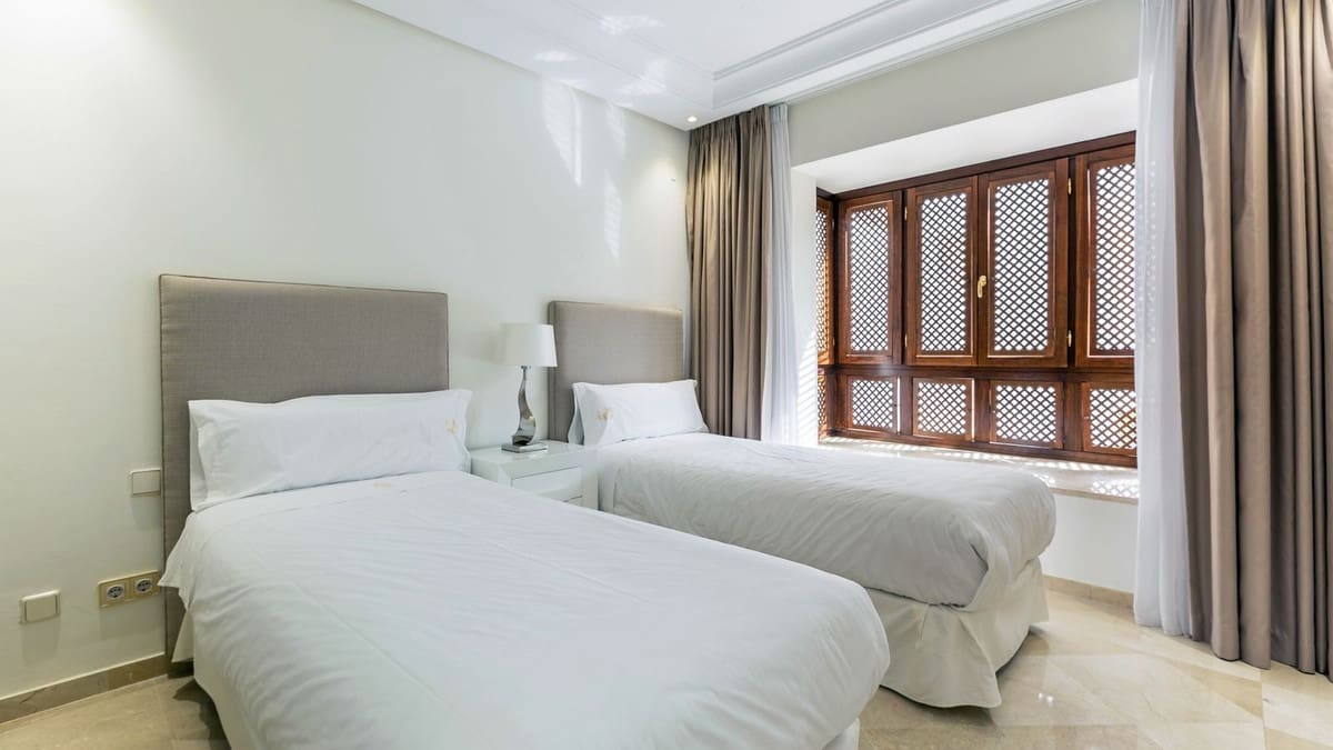 3 soverom Penthouse til salgs i Puerto Banus med svømmebasseng - € 2 100 000 (Ref: 9509630)