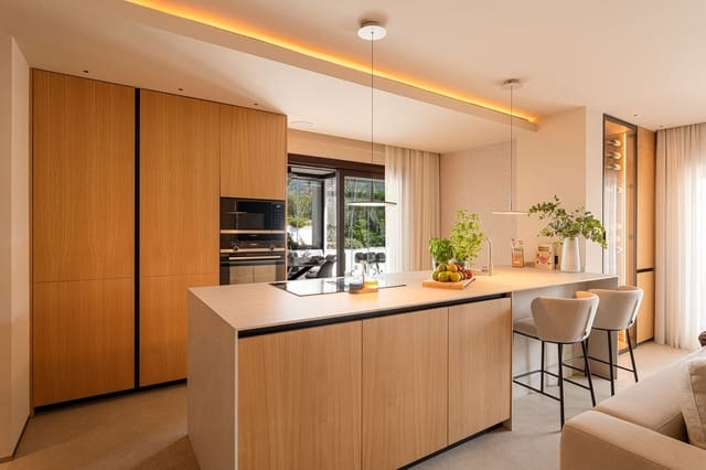 3 chambre Penthouse à vendre à Marbella avec piscine garage - 2 250 000 € (Ref: 9509635)