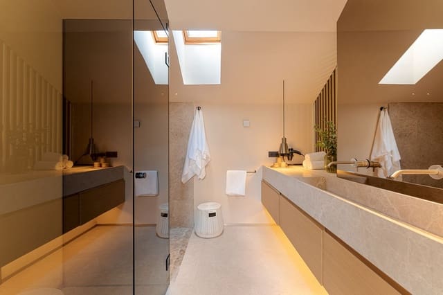 3 quarto Penthouse para venda em Marbella com piscina garagem - 2 250 000 € (Ref: 9509635)