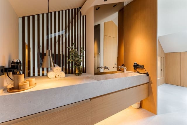 3 soverom Penthouse til salgs i Marbella med svømmebasseng garasje - € 2 250 000 (Ref: 9509635)