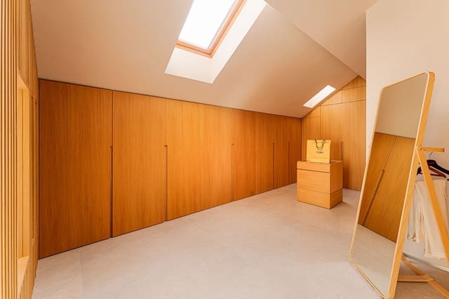 3 soverom Penthouse til salgs i Marbella med svømmebasseng garasje - € 2 250 000 (Ref: 9509635)