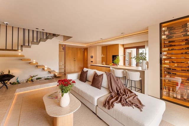 3 soverom Penthouse til salgs i Marbella med svømmebasseng garasje - € 2 250 000 (Ref: 9509635)