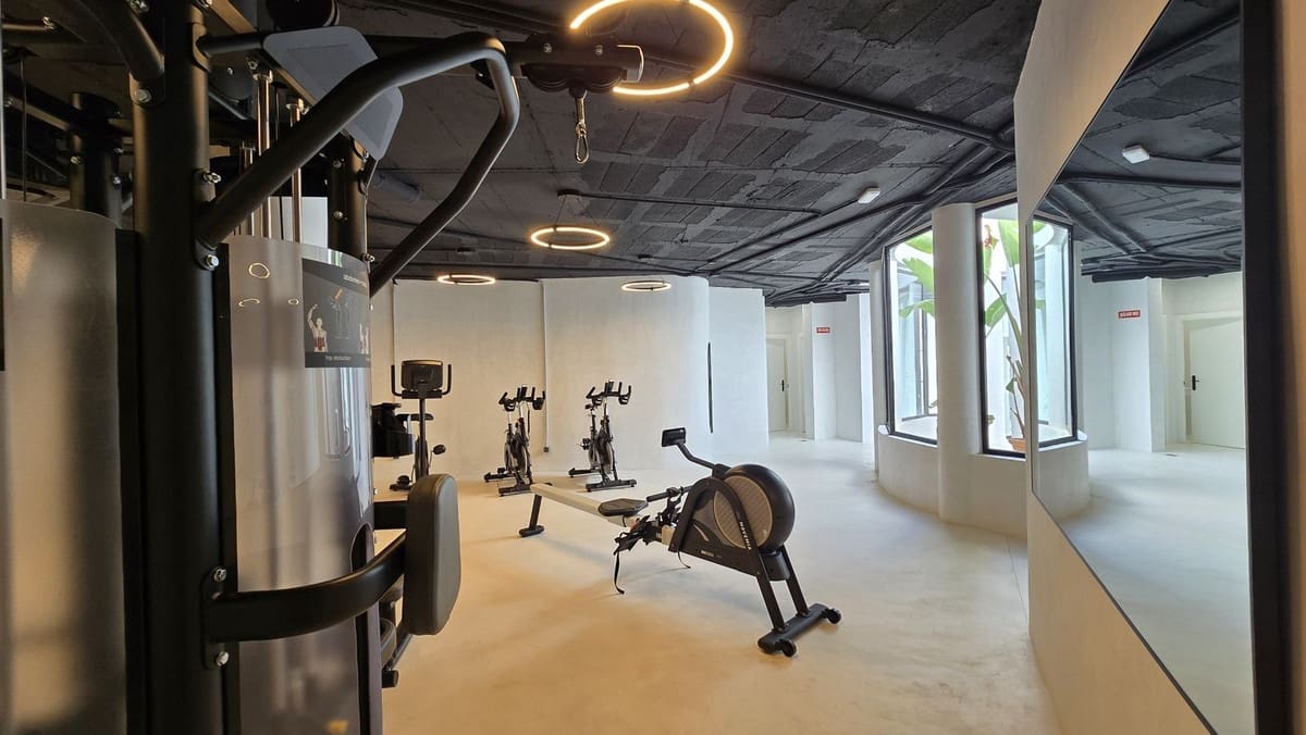 2 soverom Penthouse til salgs i Nueva Andalucia med svømmebasseng garasje - € 571 500 (Ref: 9509637)