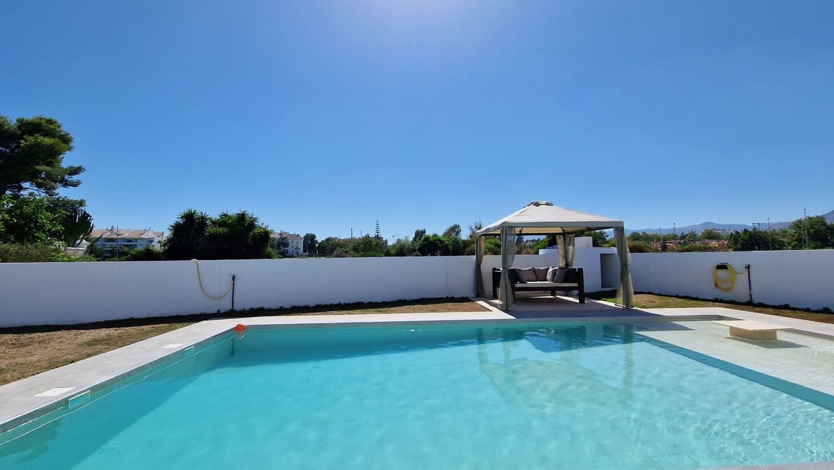 3 bedroom Villa for sale in Marbella with pool garage - € 2,450,000 (Ref: 9509640)