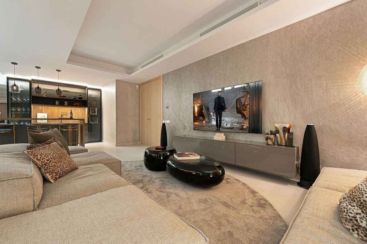 4 bedroom Semi-detached Villa for sale in Nueva Andalucia with pool garage - € 4,650,000 (Ref: 9509654)