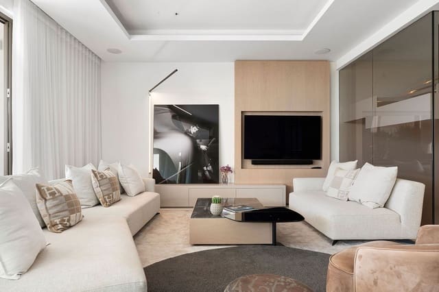 4 slaapkamer Halfvrijstaande villa te koop in Nueva Andalucia, Marbella met zwembad garage - € 4.650.000 (Ref: 9509654)