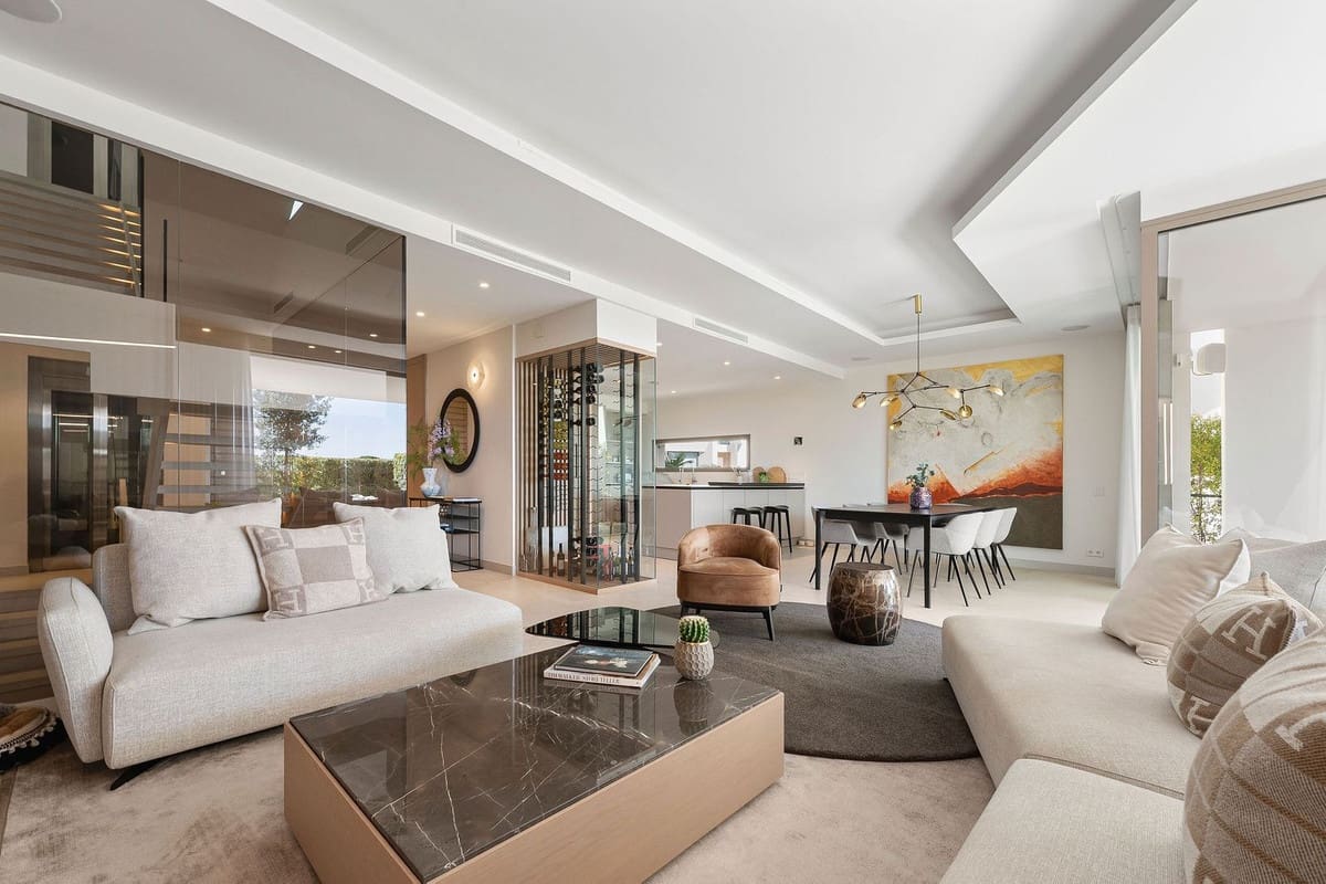 4 slaapkamer Halfvrijstaande villa te koop in Nueva Andalucia met zwembad garage - € 4.650.000 (Ref: 9509654)