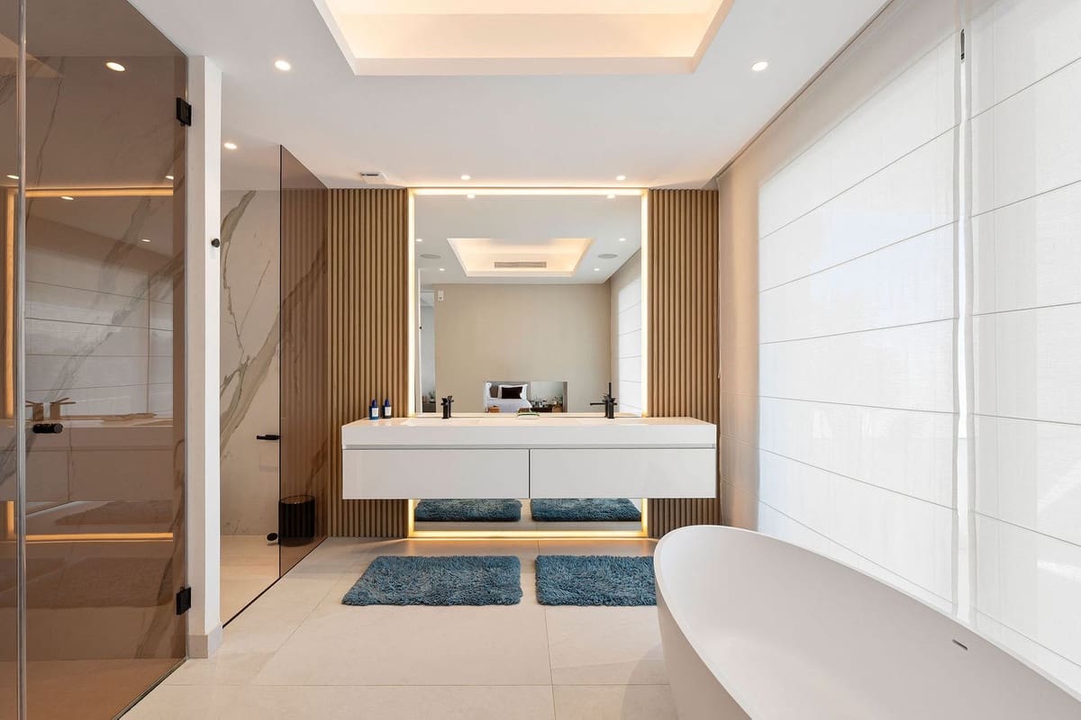 4 slaapkamer Halfvrijstaande villa te koop in Nueva Andalucia met zwembad garage - € 4.650.000 (Ref: 9509654)