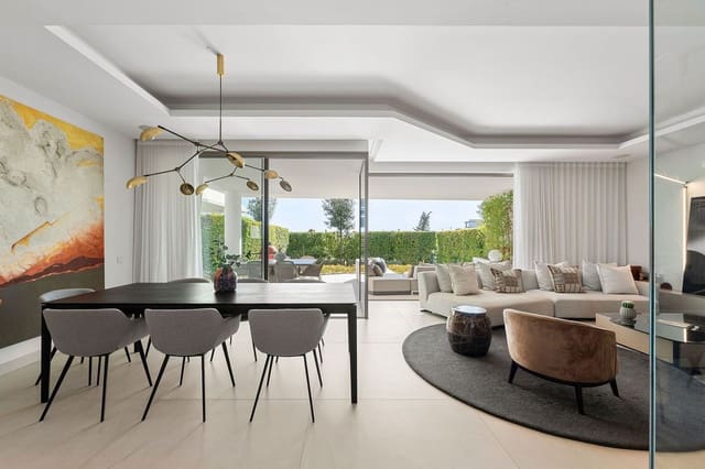 4 soverom Kjedet enebolig til salgs i Nueva Andalucia, Marbella med svømmebasseng garasje - € 4 650 000 (Ref: 9509654)