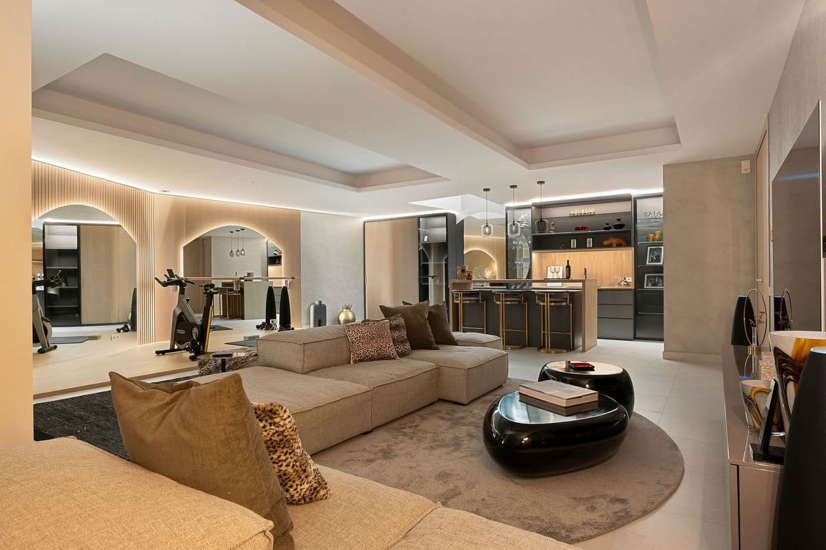 4 slaapkamer Halfvrijstaande villa te koop in Nueva Andalucia met zwembad garage - € 4.650.000 (Ref: 9509654)