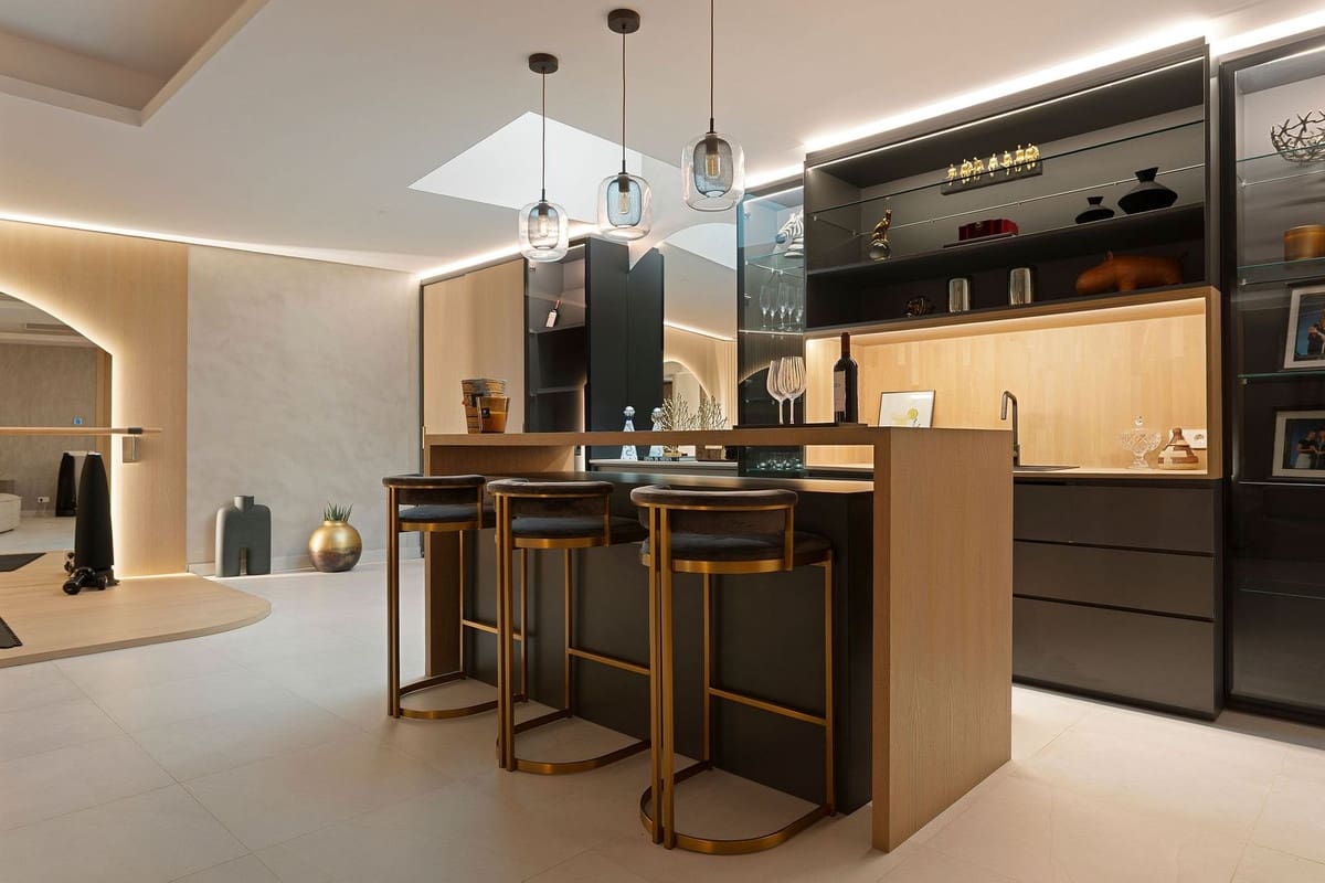 4 slaapkamer Halfvrijstaande villa te koop in Nueva Andalucia met zwembad garage - € 4.650.000 (Ref: 9509654)