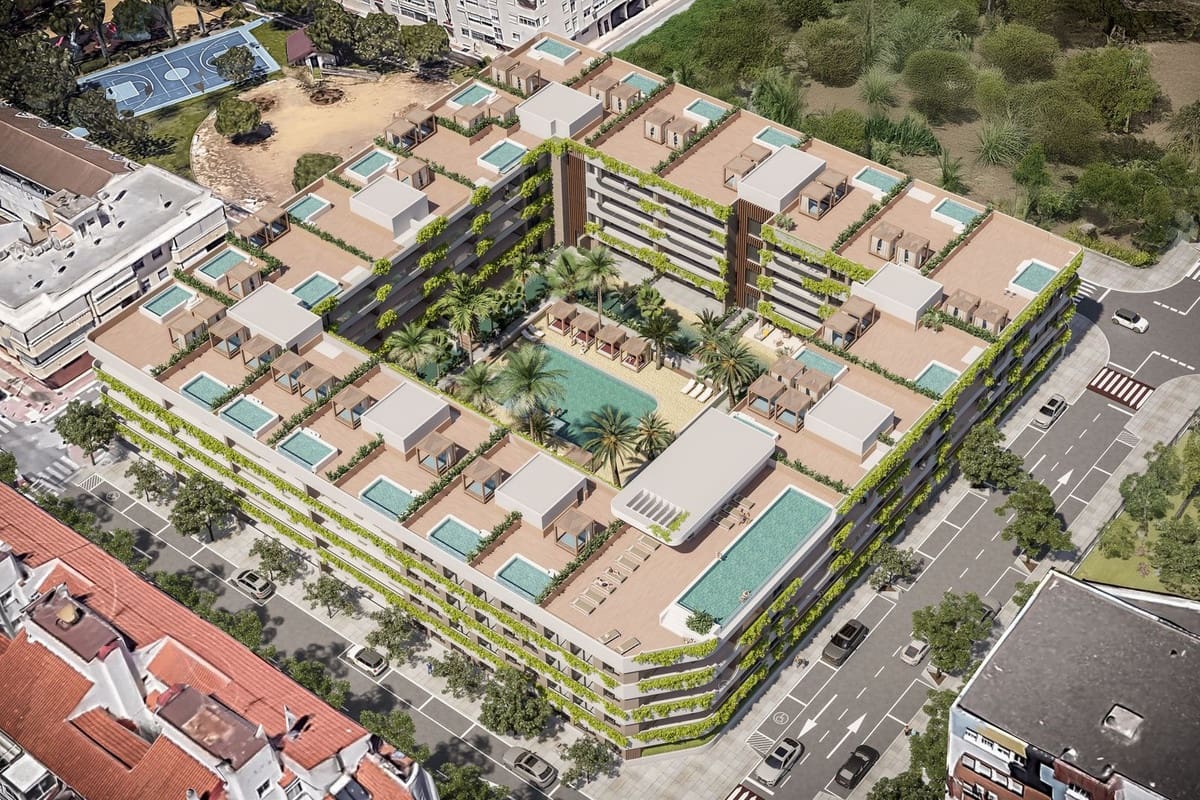 2 bedroom Apartment for sale in Nueva Andalucia with pool garage - € 520,000 (Ref: 9509655)