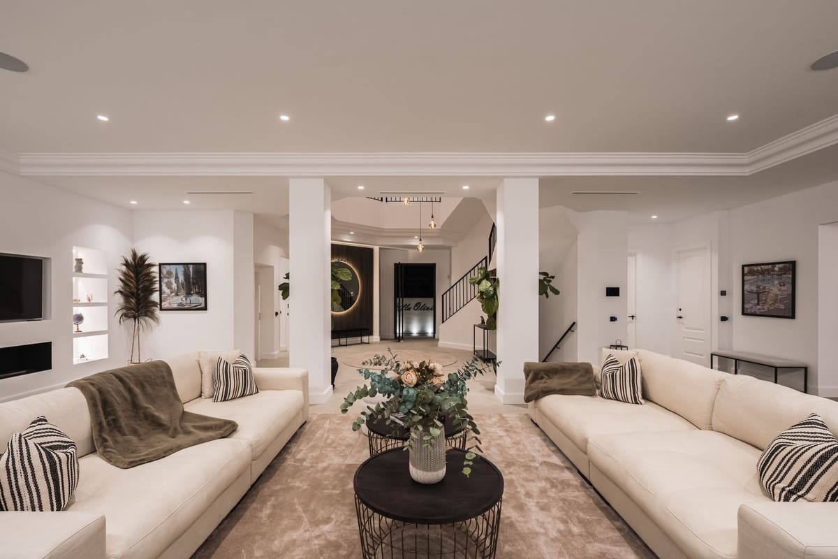 6 bedroom Villa for sale in Los Flamingos with pool garage - € 6,995,000 (Ref: 9509659)