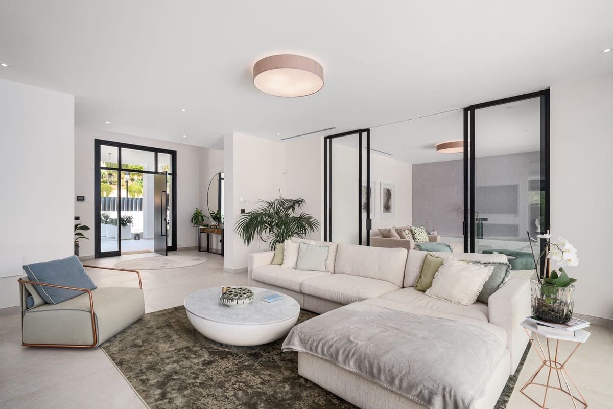 5 sypialnia Willa na sprzedaż w Elviria z basenem garażem - 3 200 000 € (Ref: 9509667)