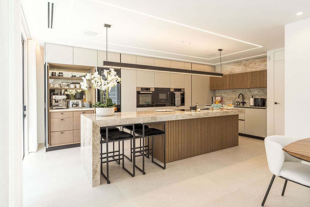 4 soveværelse Villa til salg i Marbella med swimmingpool garage - € 3.395.000 (Ref: 9509675)