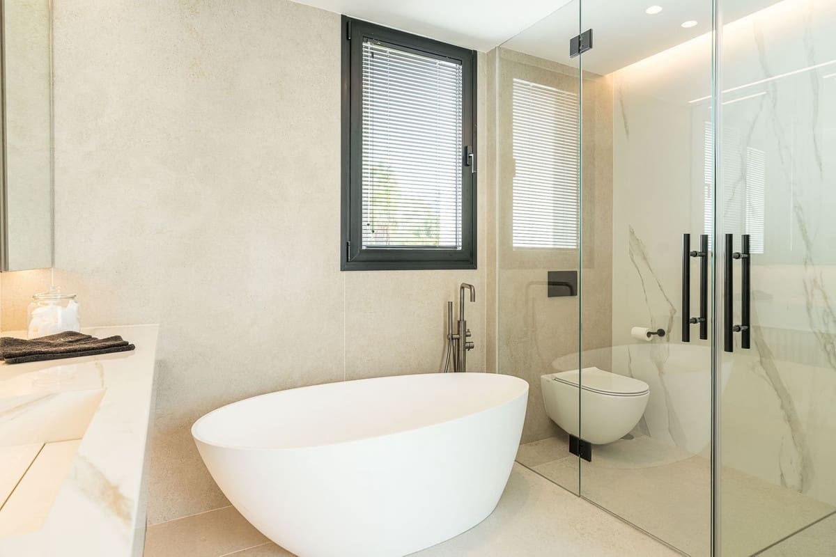 4 soveværelse Villa til salg i Marbella med swimmingpool garage - € 3.395.000 (Ref: 9509675)