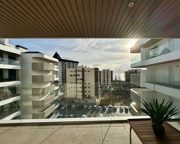 Apartamento de 3 habitaciones en Fuengirola en venta con piscina garaje - 1.051.500 € (Ref: 9511907)