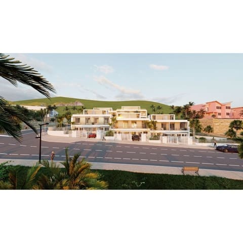 4 quarto Moradia Geminada para venda em Estepona com piscina garagem - 730 000 € (Ref: 9518029)