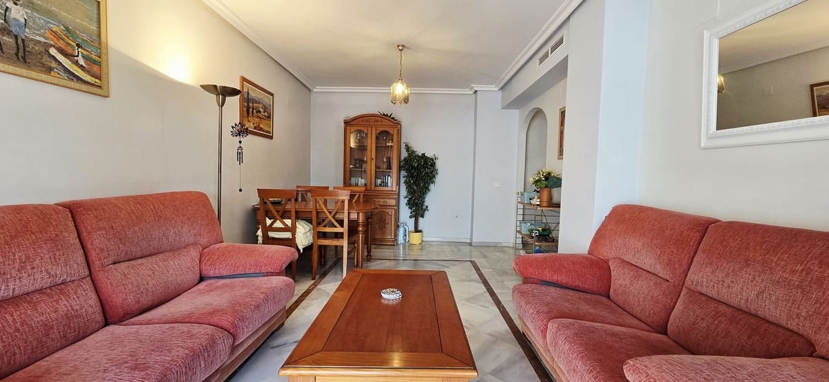 2 soverom Leilighet til salgs i Nueva Andalucia med svømmebasseng garasje - € 450 000 (Ref: 9521067)