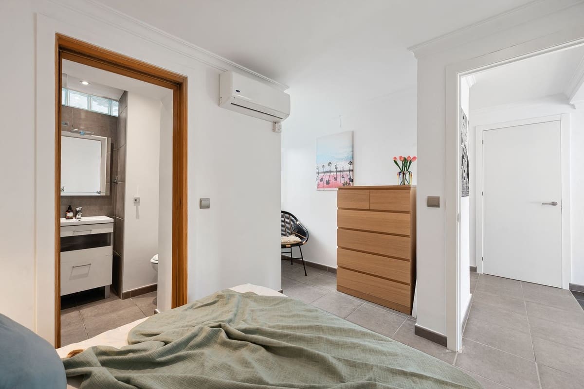 3 quarto Moradia Geminada para venda em Nueva Andalucia - 595 000 € (Ref: 9524969)