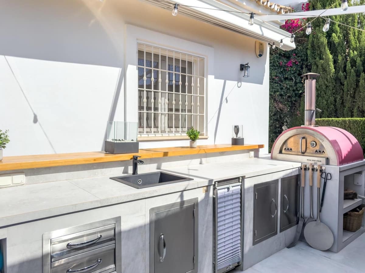 Chalet de 4 habitaciones en Marbella en venta con piscina - 999.000 € (Ref: 9528420)