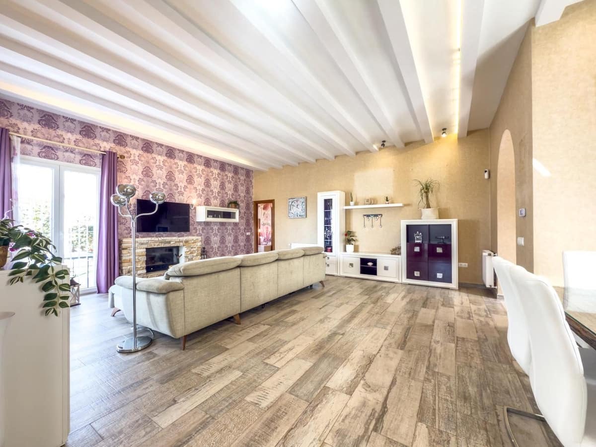 4 bedroom Villa for sale in Marbella with pool - € 999,000 (Ref: 9528420)