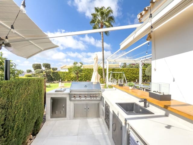 4 Zimmer Villa zu verkaufen in Marbella mit Pool - 999.000 € (Ref: 9528420)