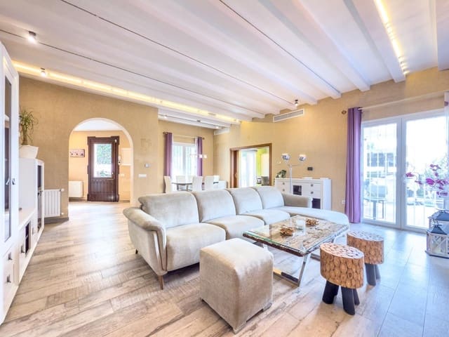 4 soverom Villa til salgs i Marbella med svømmebasseng - € 999 000 (Ref: 9528420)