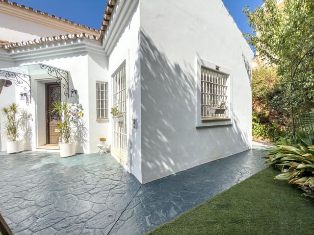 4 soverom Villa til salgs i Marbella med svømmebasseng - € 999 000 (Ref: 9528420)