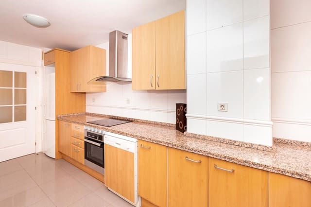 4 sovrum Lägenhet till salu i New Golden Mile, Estepona med pool garage - 850 000 € (Ref: 9532560)