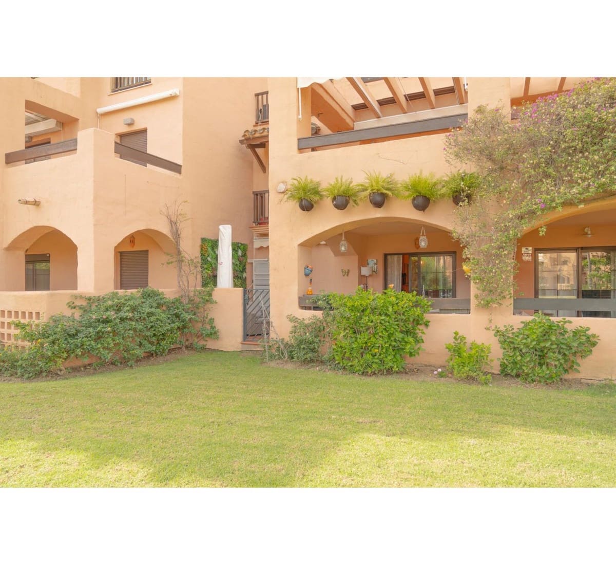 2 chambre Appartement à vendre à Estepona avec piscine garage - 415 000 € (Ref: 9536530)