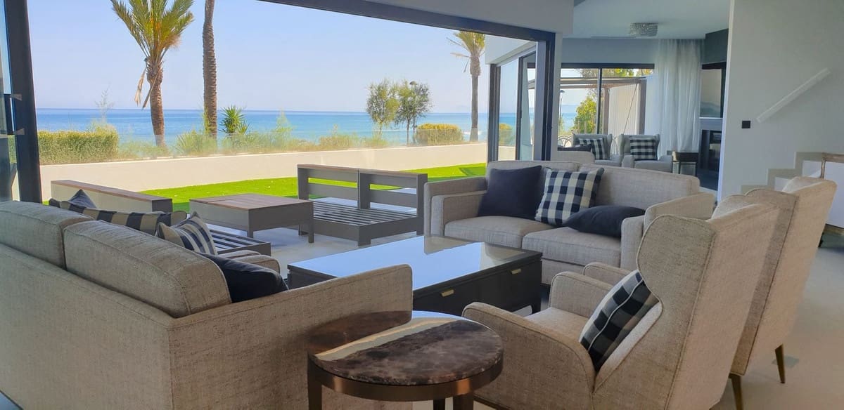 3 soverom Hus til salgs i Estepona med svømmebasseng garasje - € 3 450 000 (Ref: 9538999)