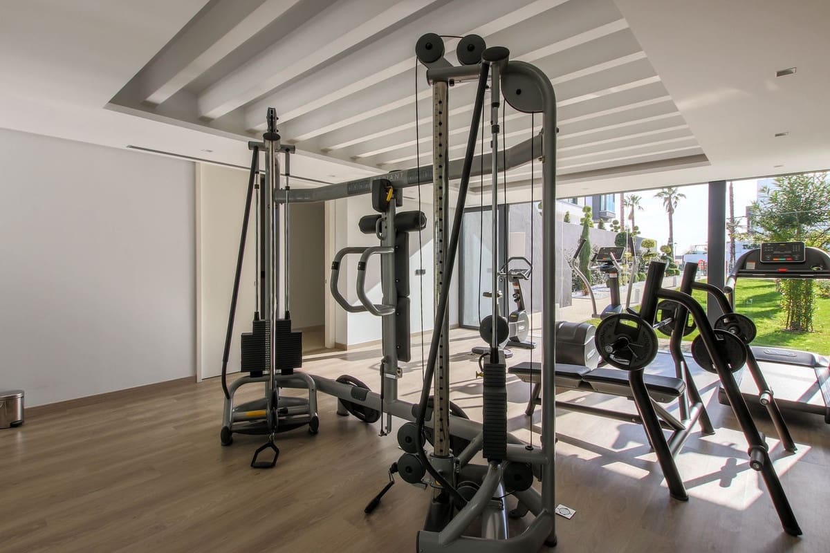 3 soverom Hus til salgs i Estepona med svømmebasseng garasje - € 3 450 000 (Ref: 9538999)