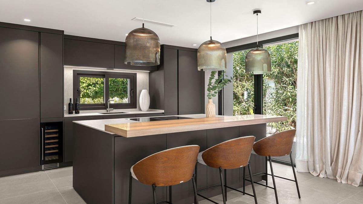 Chalet de 5 habitaciones en Nueva Andalucia en venta con piscina garaje - 4.695.000 € (Ref: 9542120)