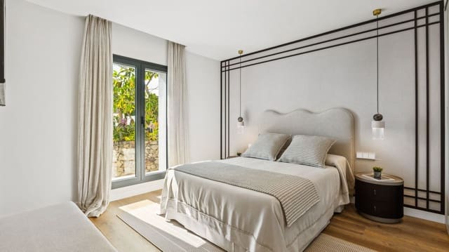 5 bedroom Villa for sale in Nueva Andalucia, Marbella with pool garage - € 4,695,000 (Ref: 9542120)