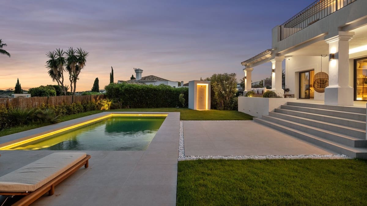 Chalet de 5 habitaciones en Nueva Andalucia en venta con piscina garaje - 4.695.000 € (Ref: 9542120)