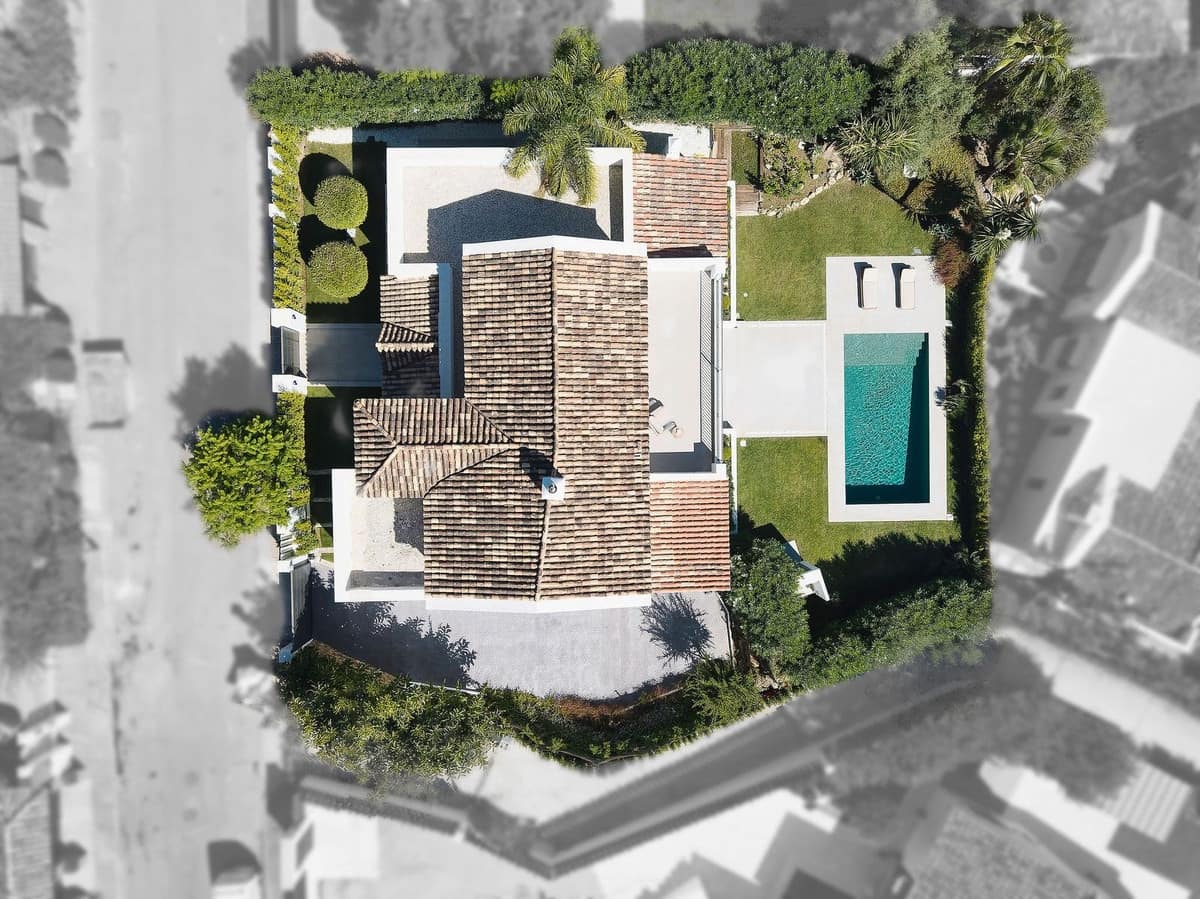 Chalet de 5 habitaciones en Nueva Andalucia en venta con piscina garaje - 4.695.000 € (Ref: 9542120)