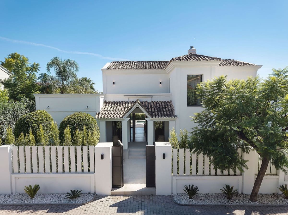 Chalet de 5 habitaciones en Nueva Andalucia en venta con piscina garaje - 4.695.000 € (Ref: 9542120)