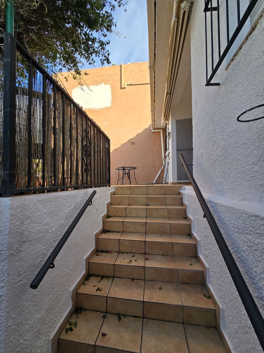 1 soverom Hus til salgs i Nueva Andalucia med garasje - € 245 000 (Ref: 9542950)