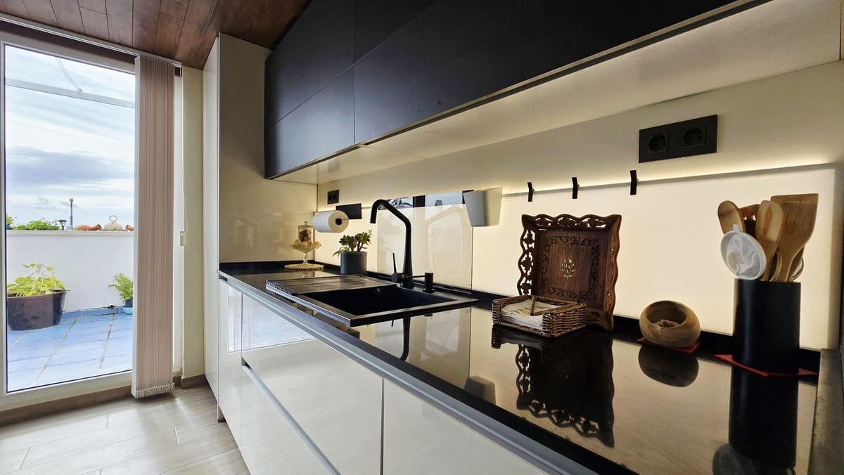 2 chambre Appartement à vendre à Nueva Andalucia avec piscine garage - 460 000 € (Ref: 9557395)