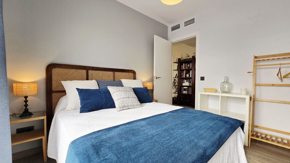 2 soverom Leilighet til salgs i Nueva Andalucia med svømmebasseng garasje - € 460 000 (Ref: 9557395)