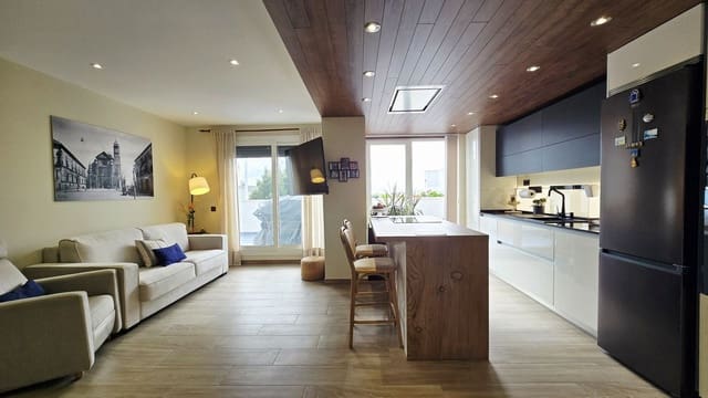 2 bedroom Apartment for sale in Nueva Andalucia, Marbella with pool garage - € 460,000 (Ref: 9557395)