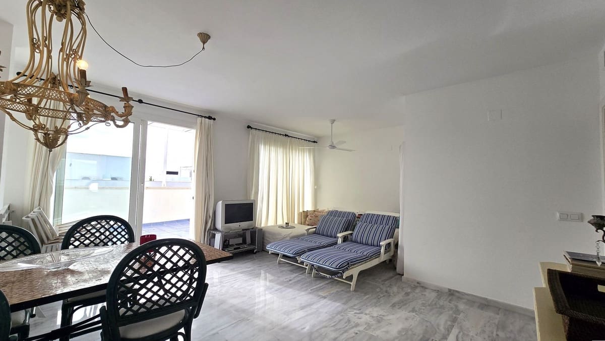 1 sypialnia Apartament na sprzedaż w Nueva Andalucia z basenem garażem - 379 000 € (Ref: 9557475)