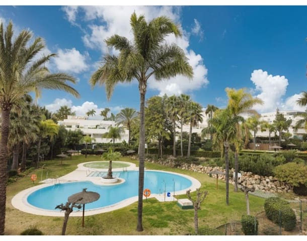 1 sypialnia Apartament na sprzedaż w Nueva Andalucia, Marbella z basenem garażem - 379 000 € (Ref: 9557475)