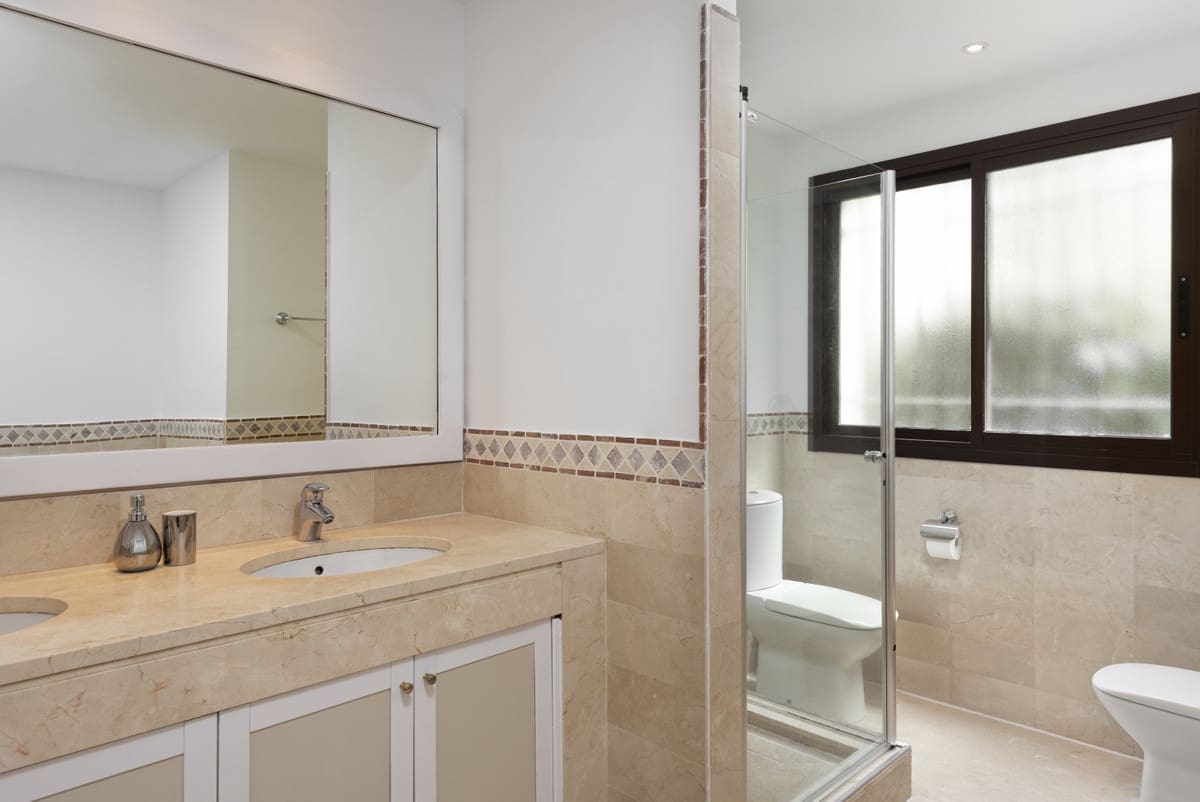 3 soverom Leilighet til leie i La Quinta med svømmebasseng garasje - € 2 500 (Ref: 9560700)