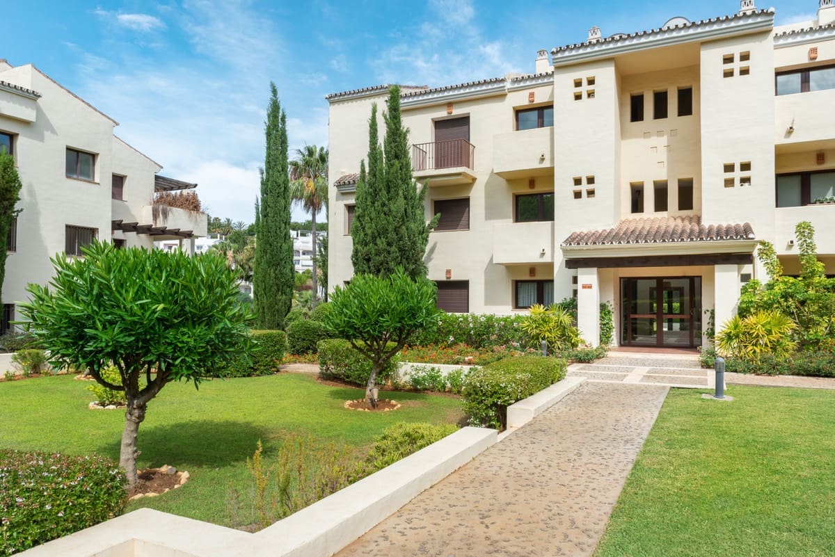 3 soverom Leilighet til leie i La Quinta med svømmebasseng garasje - € 2 500 (Ref: 9560700)