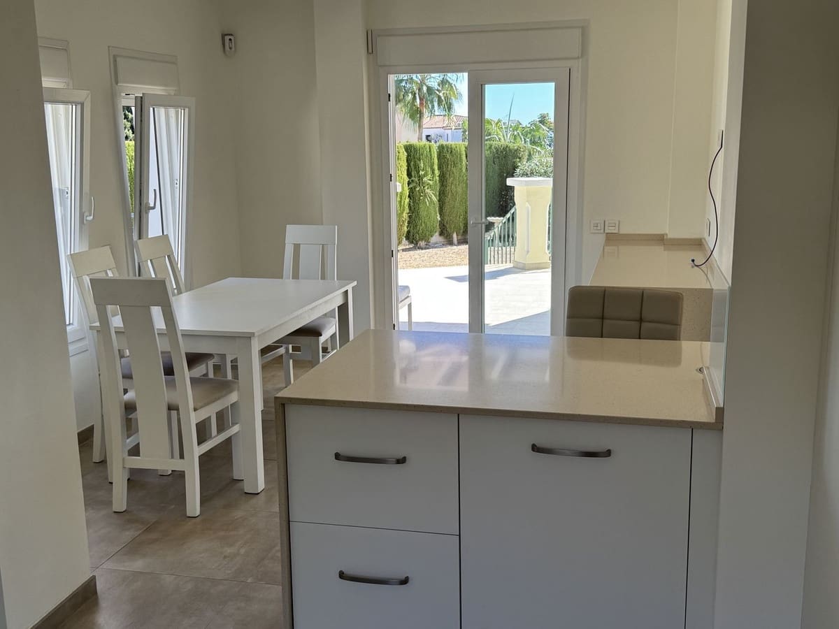 5 chambre Villa/Maison à vendre à Estepona avec piscine garage - 1 395 000 € (Ref: 9563832)